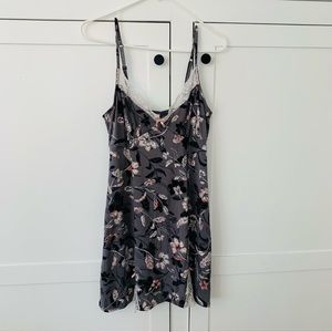 Adrienne Vittadini Studio Gray/ Pink Floral Lace Slip Dress Size Large